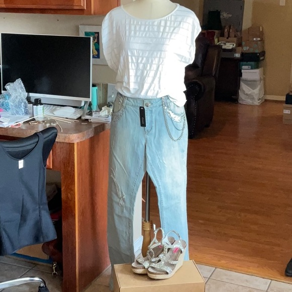 King Ranch Shop STYLE New York Paris Embellished Jeans Size 4, NWT - Picture 3 of 16